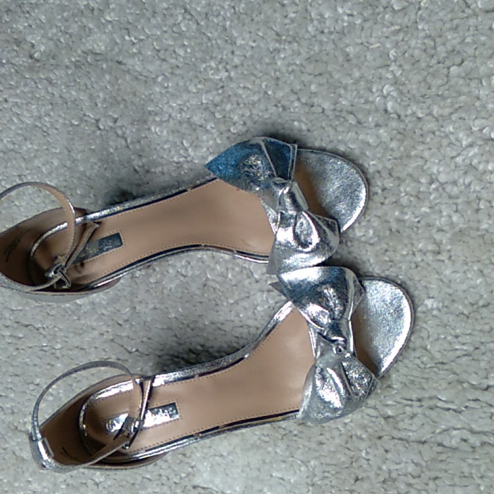 ASOS Mettalic/foil bow heels size 10.5 - Picture 3 of 16